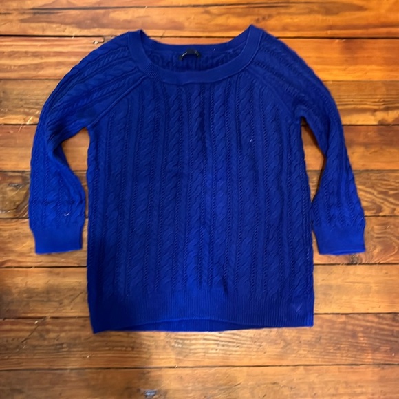 Blue sweater - Picture 1 of 4